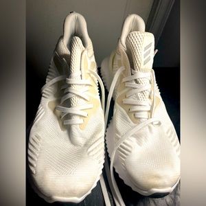 Mens Adidas Alpha 3bounce gently used size 10